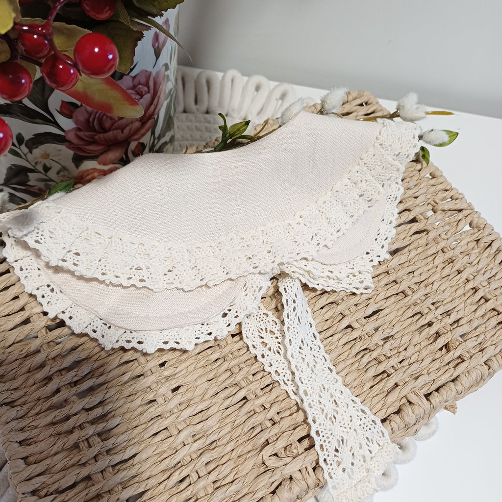 Rankų darbo, lininė apykaklė mergaitei - beige spalva